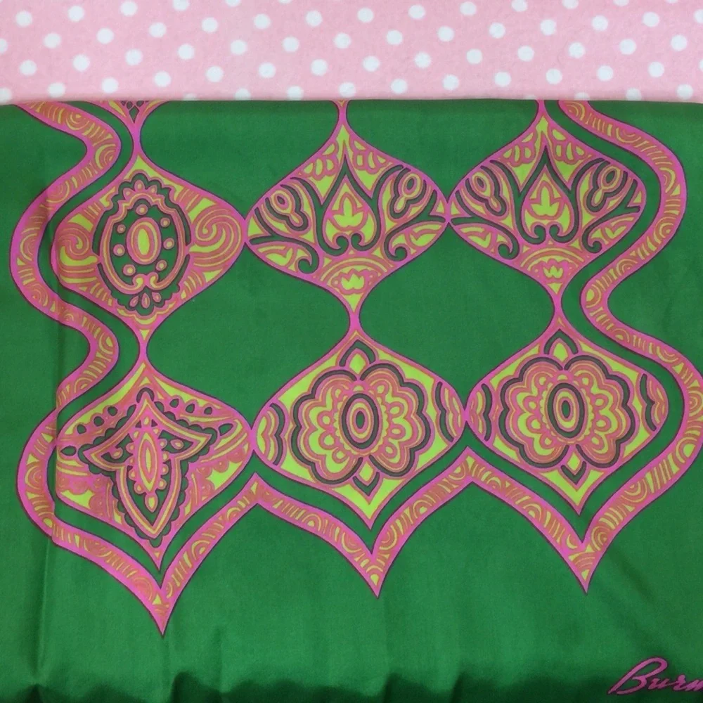 ⭐️HP⭐️Vintage Burmel Silk Scarf  MINT